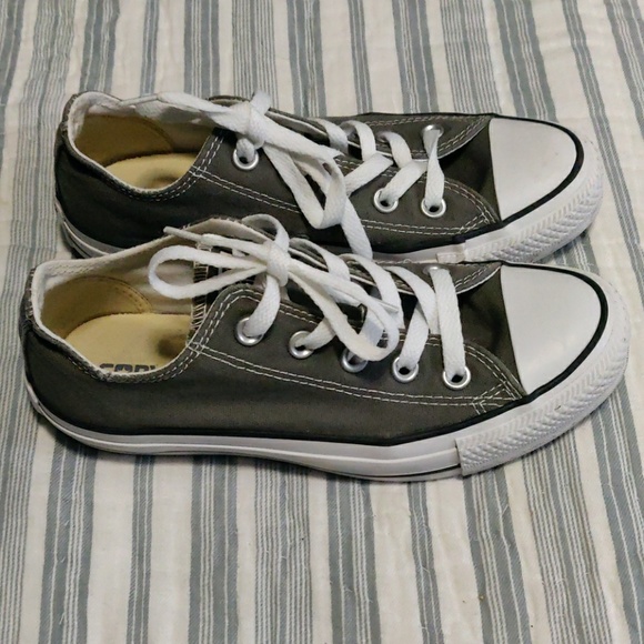 Converse Shoes - Women's Converse All Star. Size 6.